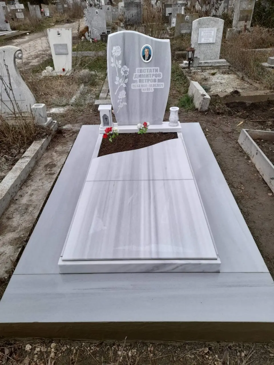 Надгробни паметници Варна