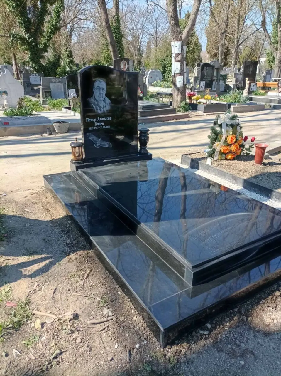 Надгробни паметници Варна