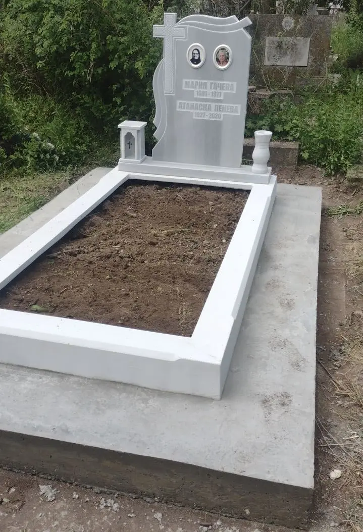 Надгробни паметници Варна